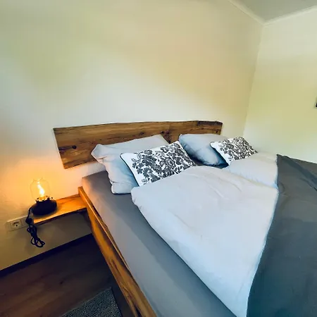 Naturstrand - 86m² - 4 Betten - Parkplatz Apartment