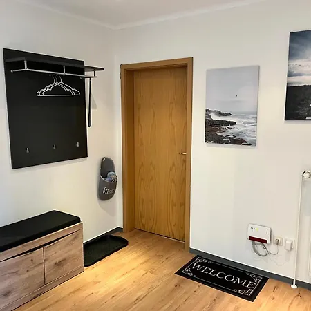 Naturstrand - 86m² - 4 Betten - Parkplatz Apartment